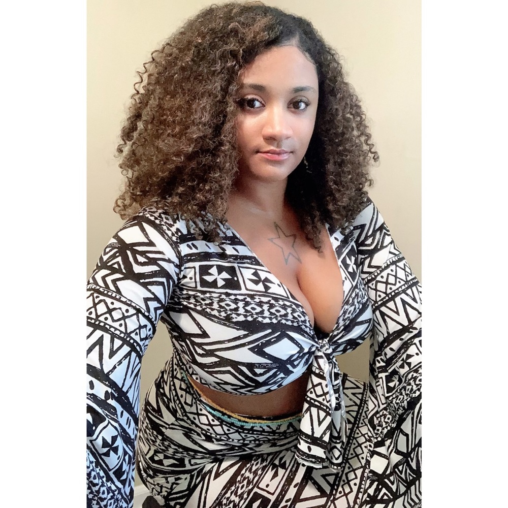 Bell sleeve black and white tribal set